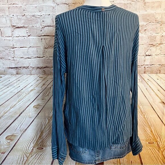 Billabong striped rayon blouse top - Picture 6 of 6